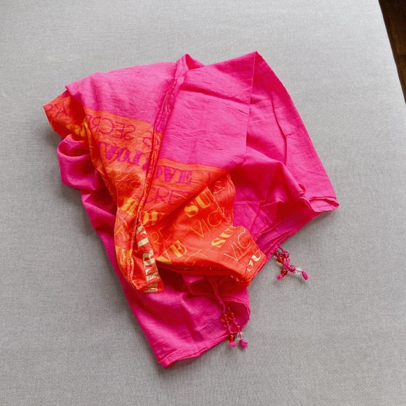 99% NEW VICTORIAS SECERT SCARF - Picture 5 of 7